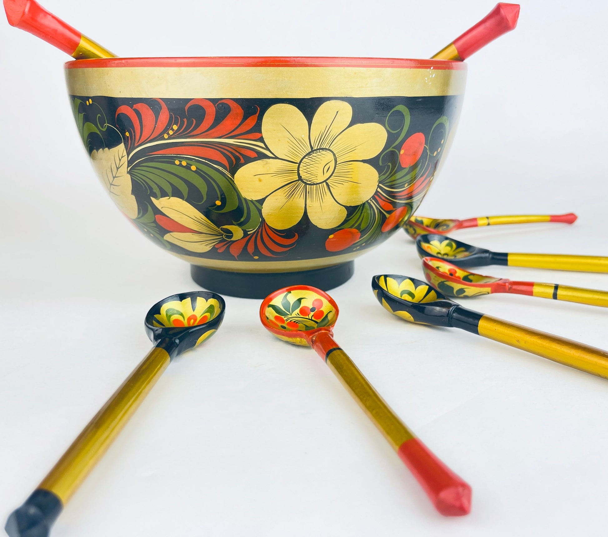 Product image for 'vintage hand painted artisan folk art soviet russia khokhloma wooden salad soup bowl spoon set made in the ussr flower scene pattern' (view 6b56ab)