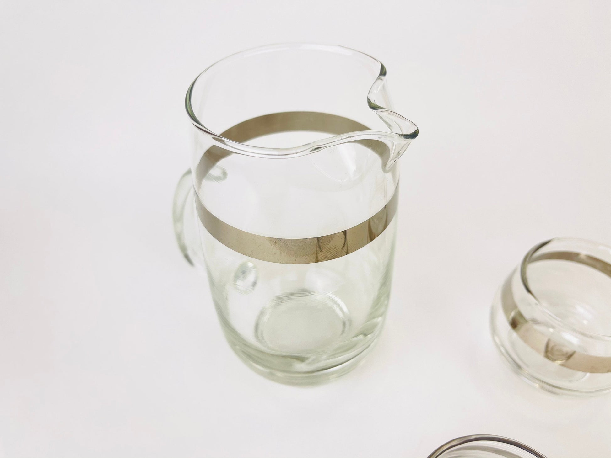 Product image for 'vintage dorothy thorpe cocktail set small pitcher 2 small glasses silver striped pattern made by libbey glass' (view b13b00)