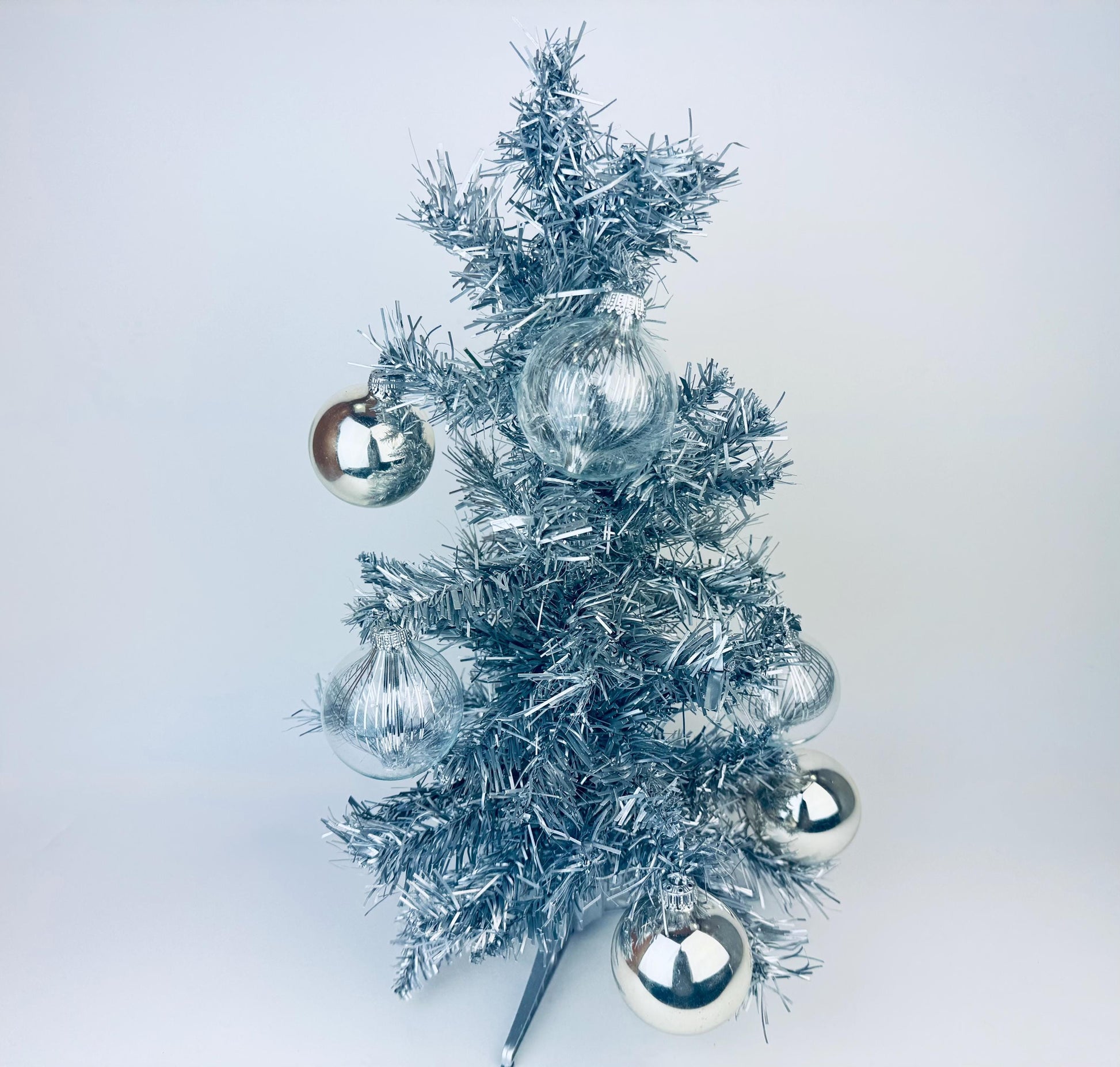 Product image for 'vintage silver clear silver tinsel glass christmas tree ornaments set of six 6 made in west germany' (view 7226d9)