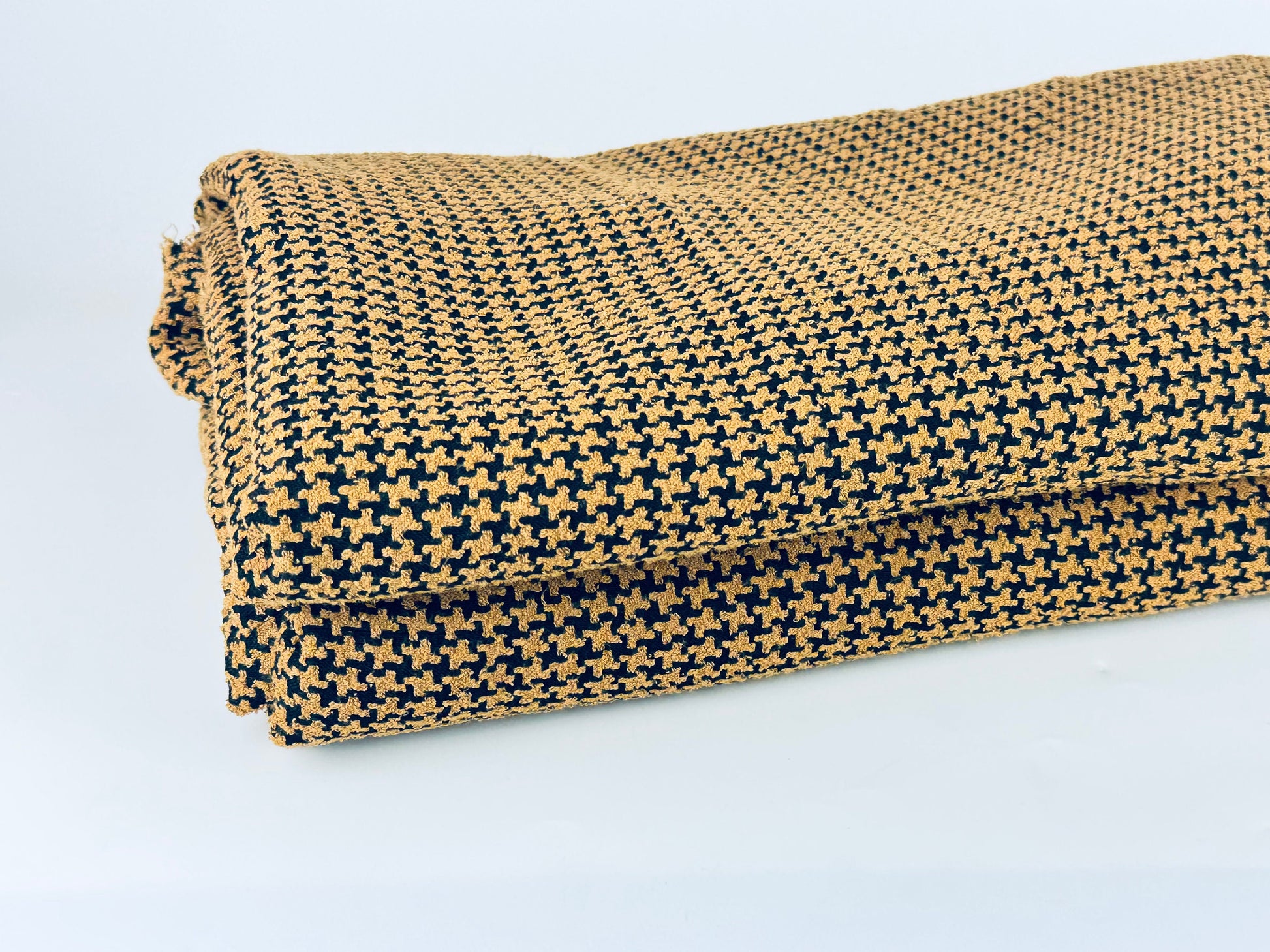 Product image for 'vintage brown black houndstooth thick woven jacquard polyester fabric 58 x 132' (view 1d378c)