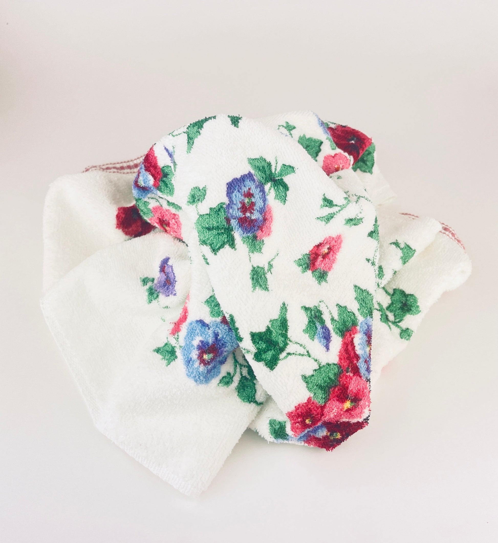 Product image for 'vintage floral print hand towel made by waverly in usa 100 cotton' (view 7c0bfd)
