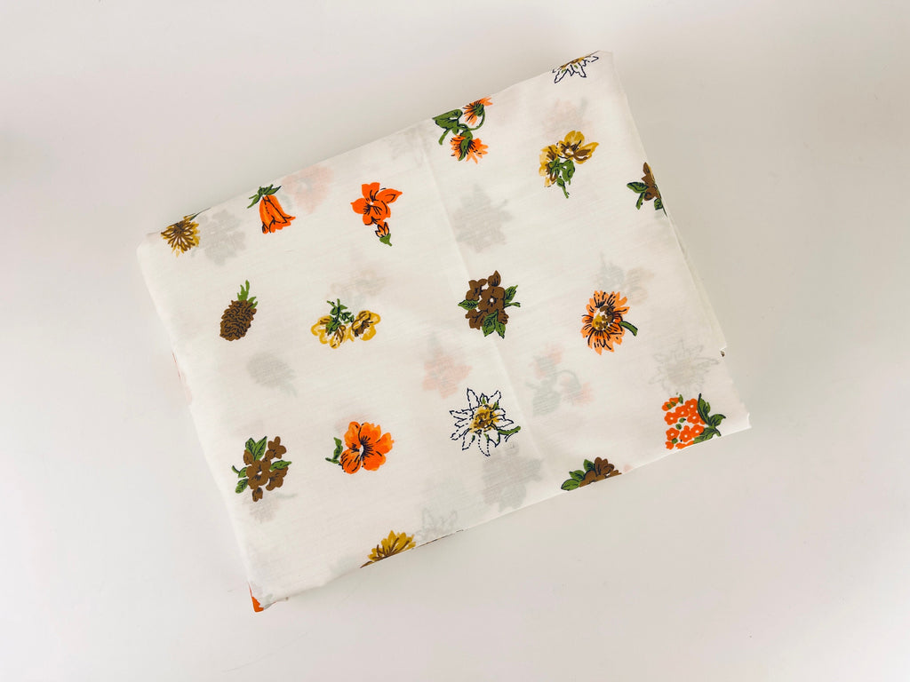 Product image for 'vintage white orange brown floral polyester fabric material 45 x 126' (view 8c92a2)