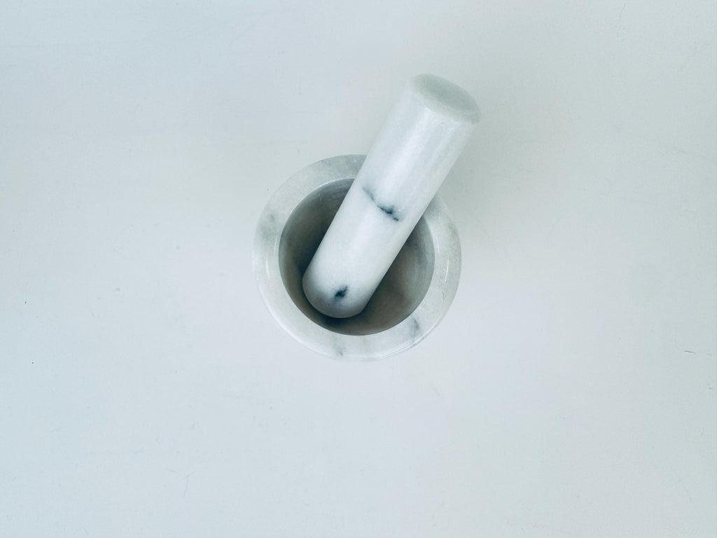 Product image for 'vintage white grey marble stone mortar pestle' (view 408945)
