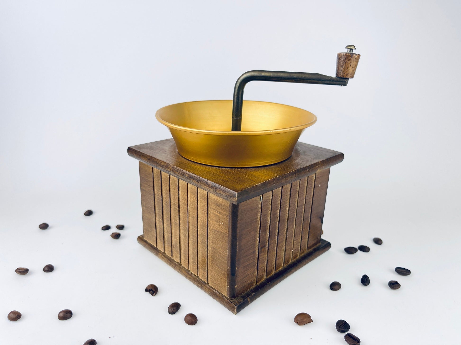 Product image for 'vintage manual coffee grinder wood metal made in taiwan' (view e9f315)