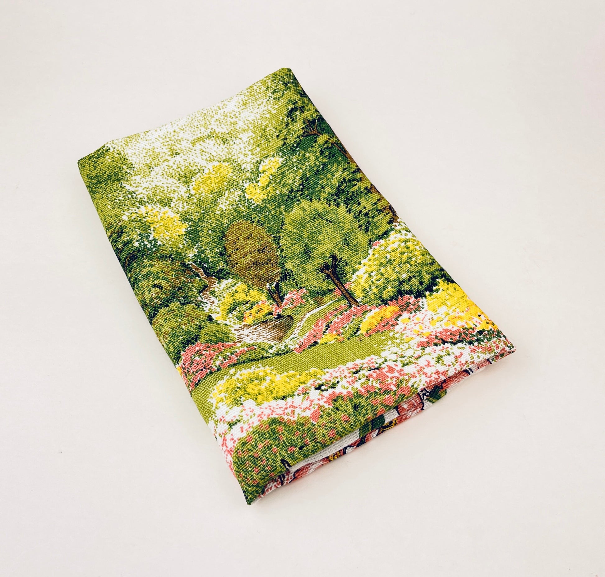Product image for 'vintage ulster leonardslee gardens towel lower bedding sussex linen made in u k by ulster' (view 4de893)