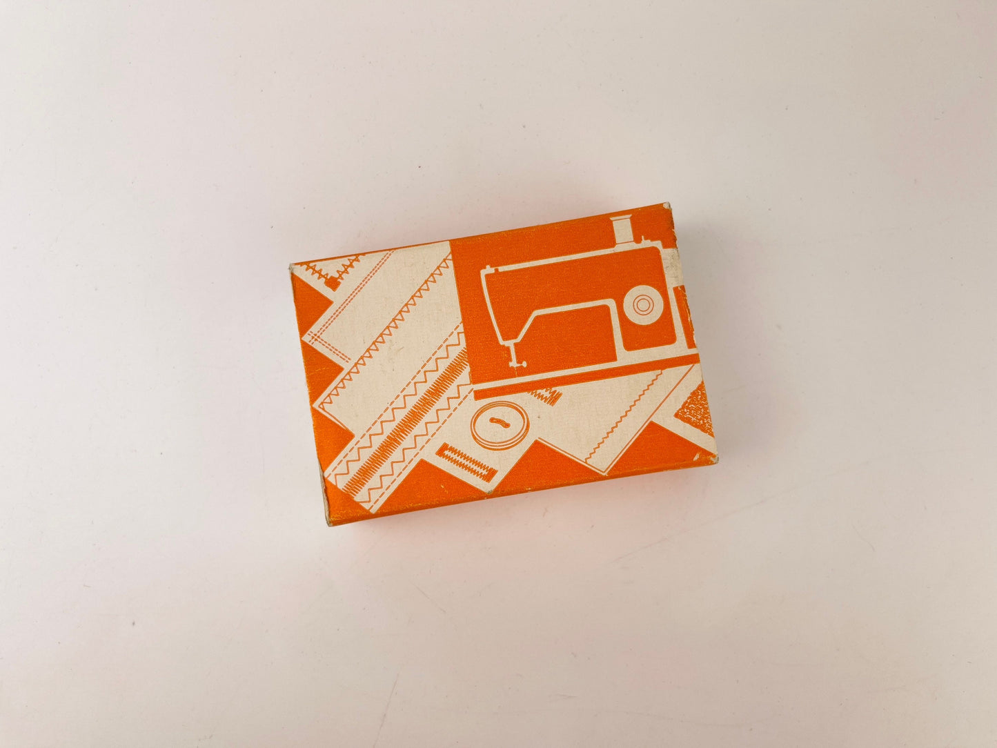 Product image for 'vintage singer needle plate presser foot parts model no 381087 box included' (view 50d2ac)