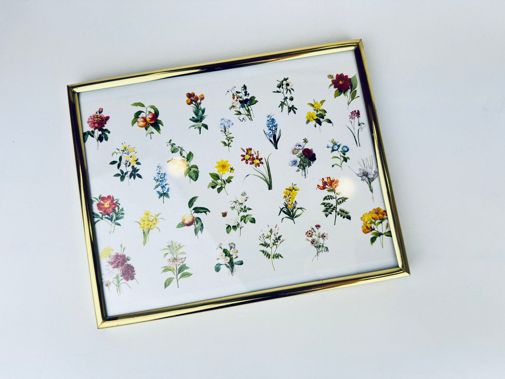 Product image for 'vintage solid brass tabletop wall picture frame 8 x 10 made in korea woodwards department store' (view 69867c)