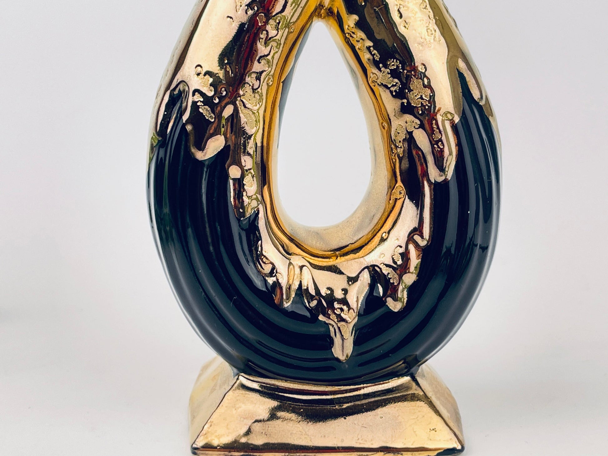 Product image for 'vintage savoy weeping 24 kt gold lovers twist dual bud vase made in usa' (view 2411e3)