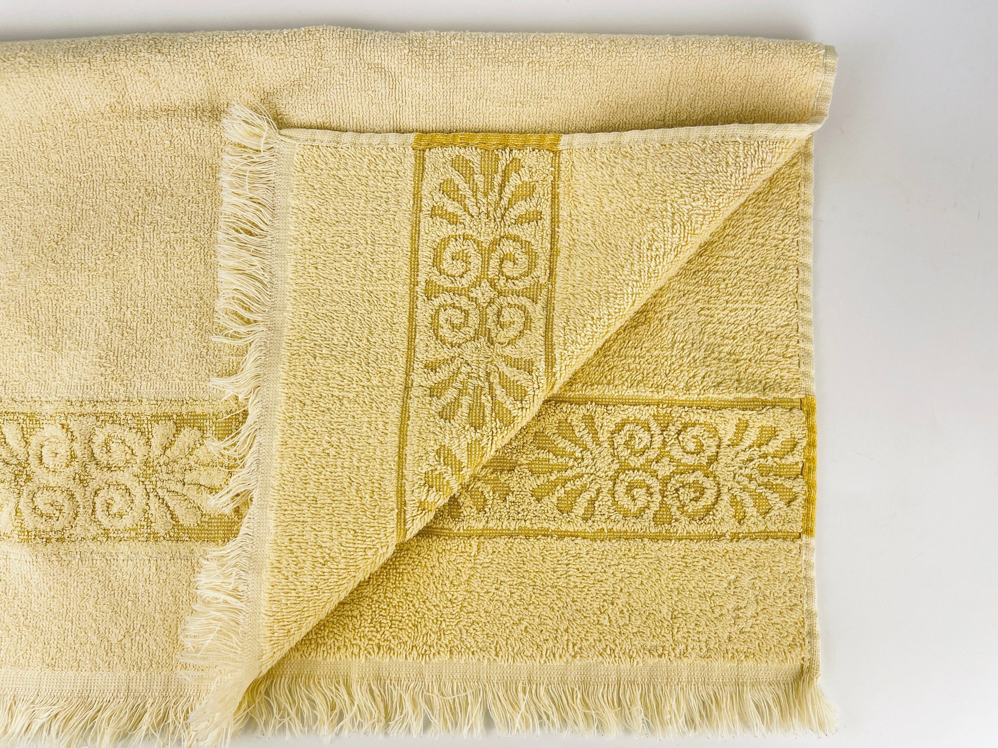 Product image for 'vintage hand fringe towel cannon monticello made in usa cotton polyester blend sold separately' (view 50b5dd)