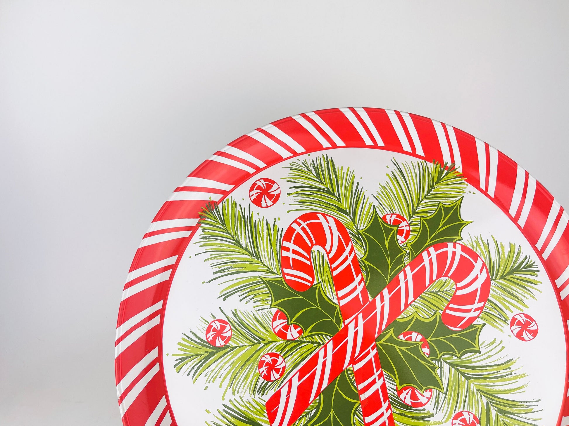 Product image for 'vintage christmas candy cane peppermint candy circular metal tray made in usa by hallmark' (view a0b13c)