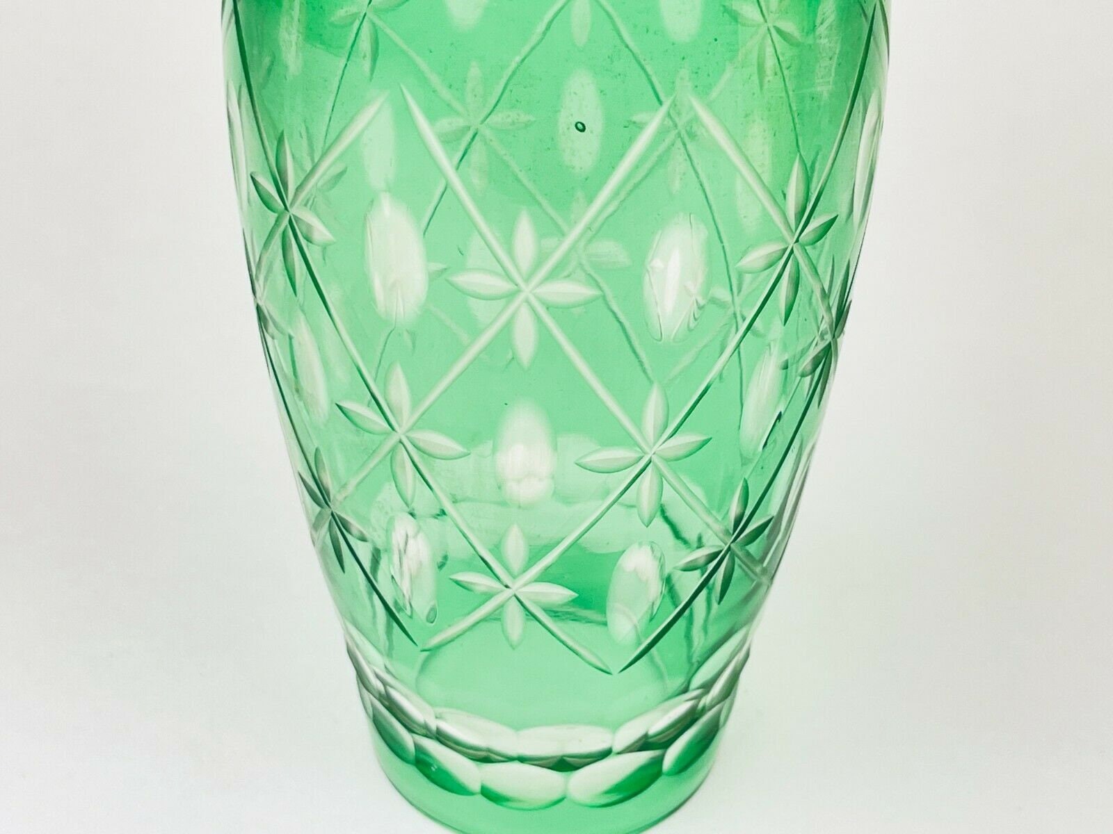Product image for 'vintage etched green crystal glass vase boho star oval pattern' (view 7c37a1)