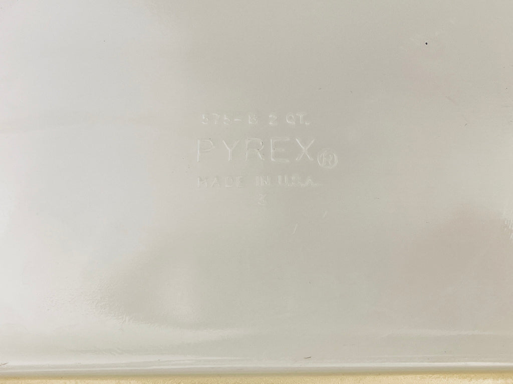 Product image for 'vintage pyrex baking dish golden acorn pattern 575 b 2 qt' (view a53fa7)