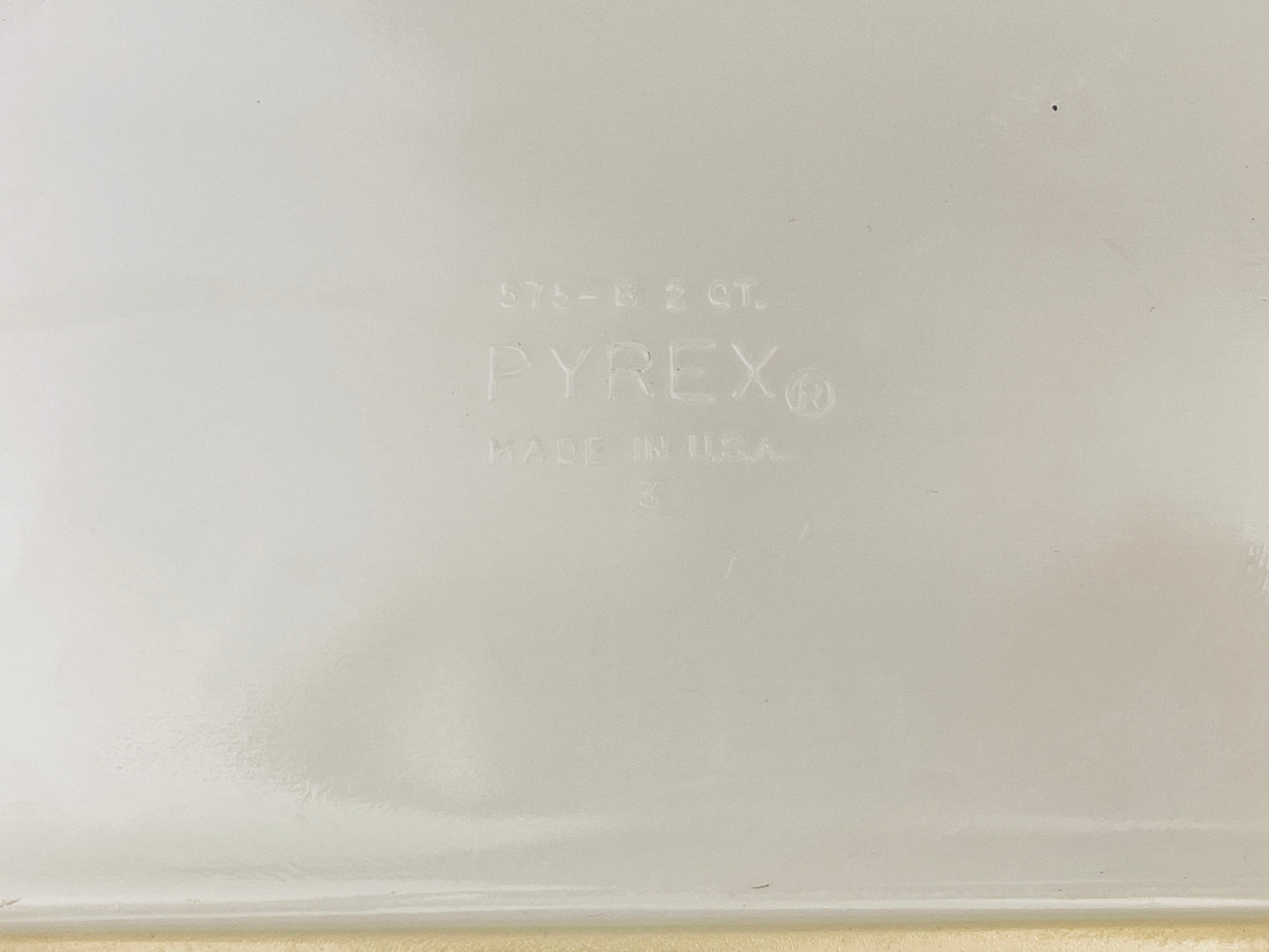 Product image for 'vintage pyrex baking dish golden acorn pattern 575 b 2 qt' (view a53fa7)