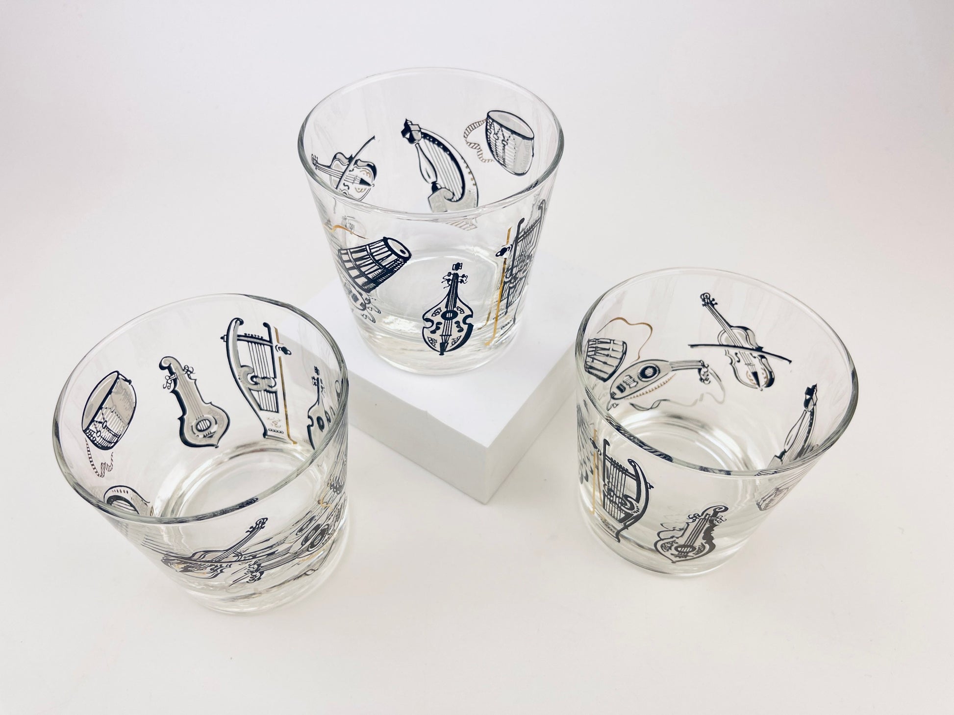 Product image for 'vintage musical instruments low ball drinking glasses set of three 3 musician gift vintage barware libbey glassware' (view f94e2d)