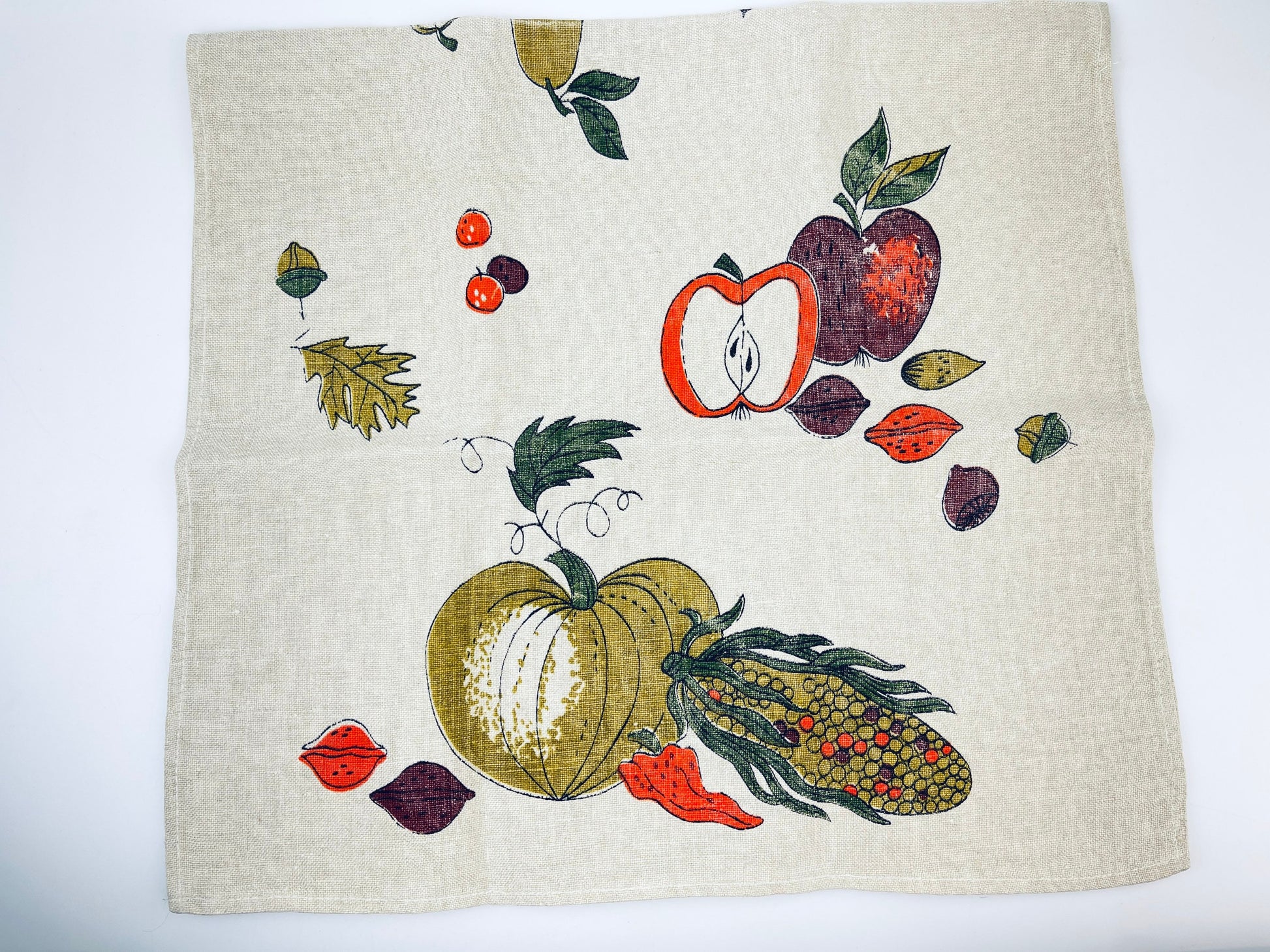 Product image for 'vintage 1950s autumn harvest linen tea towel fruits vegetables design' (view a78229)