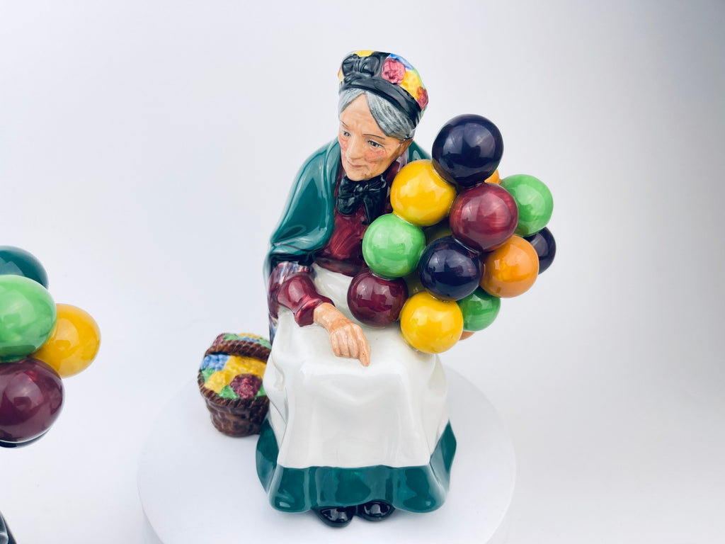 Product image for 'vintage royal doulton old balloon seller old balloon man figurines made in england sold separately' (view 874361)