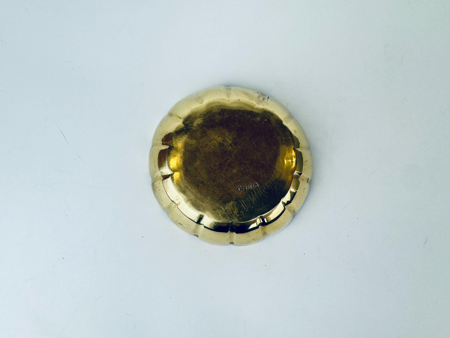 Product image for 'vintage 1970s solid brass scalloped floral trinket dish gold catch all jewelry bowl' (view 8d3daa)