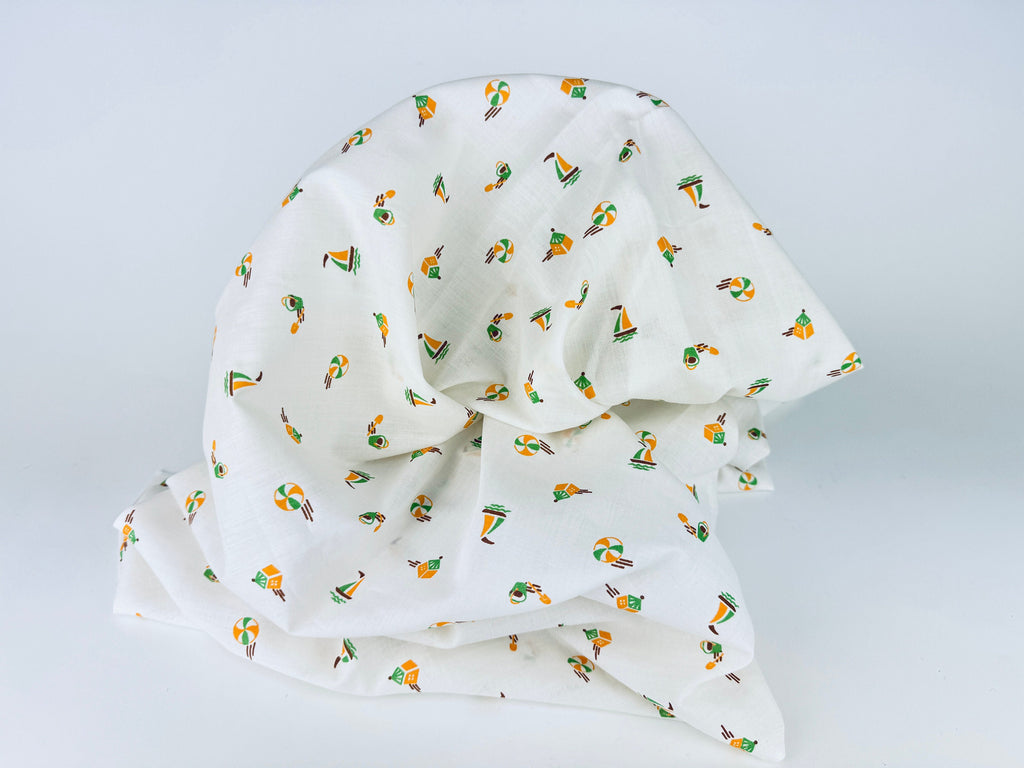 Product image for 'vintage white summer beach fabric sailboat beach ball design 44 x 45' (view fe3768)
