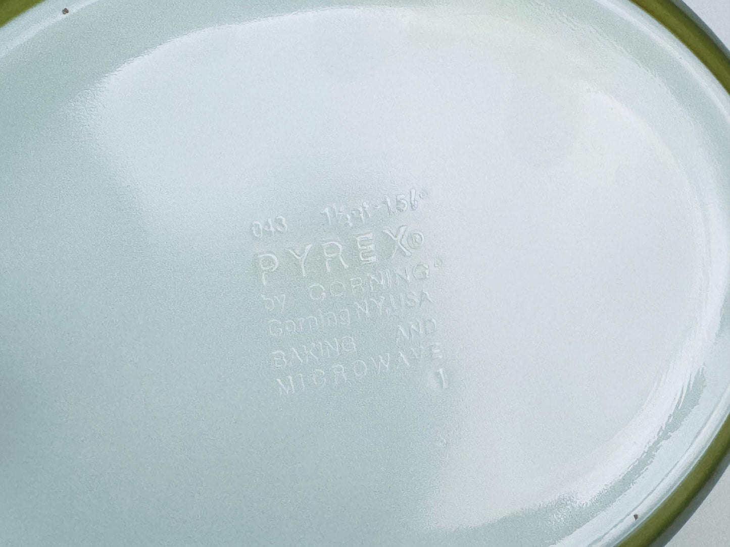 Product image for 'vintage pyrex oval casserole dish 043 1 1 2 qt green spring blossom pattern' (view c848bc)