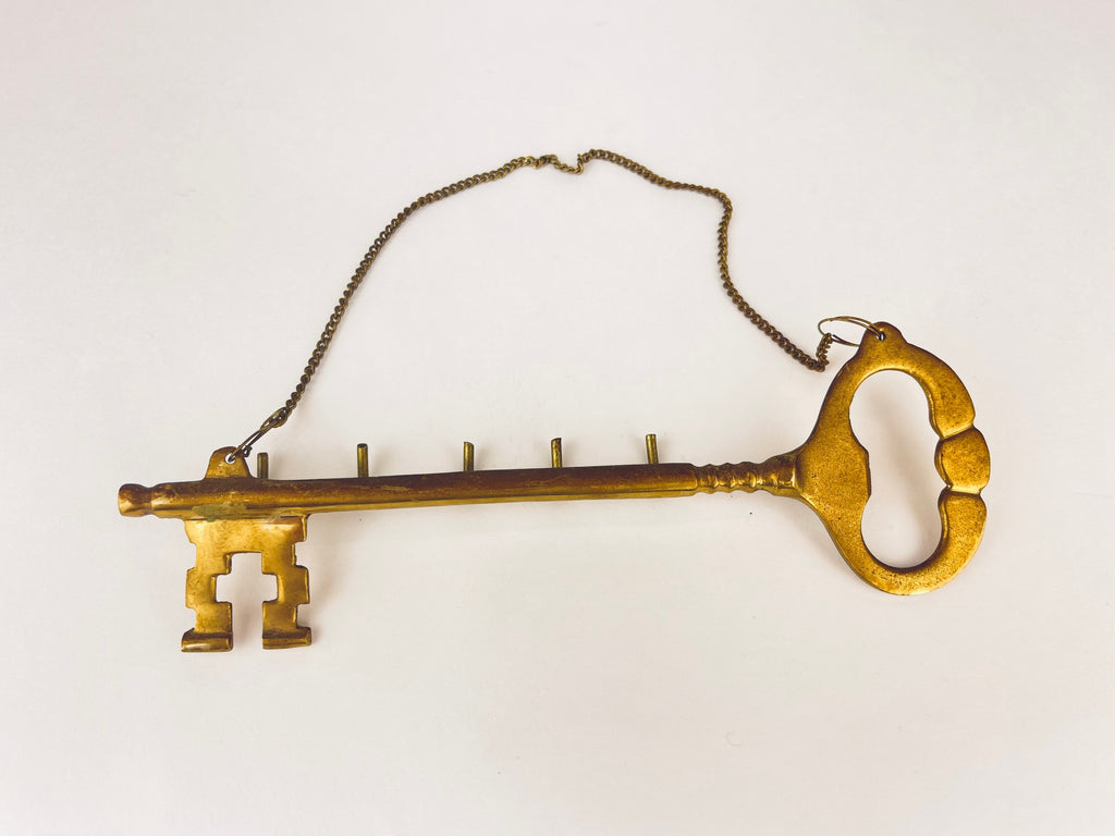 Product image for 'vintage wall mounted brass skeleton key holder four hooks' (view efd772)