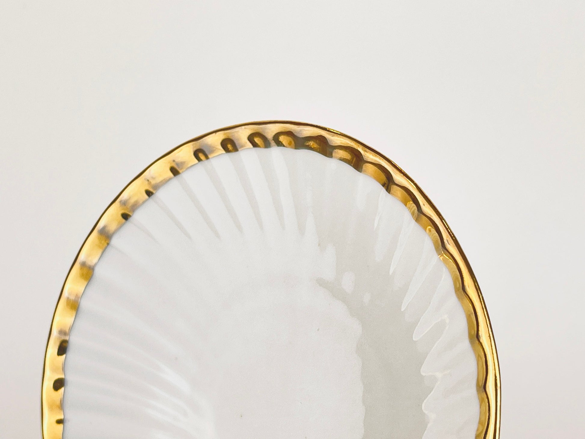Product image for 'vintage porcelain shell ring soap dish gold rimmed edge genuine bavarian made in western germany' (view fab3bc)