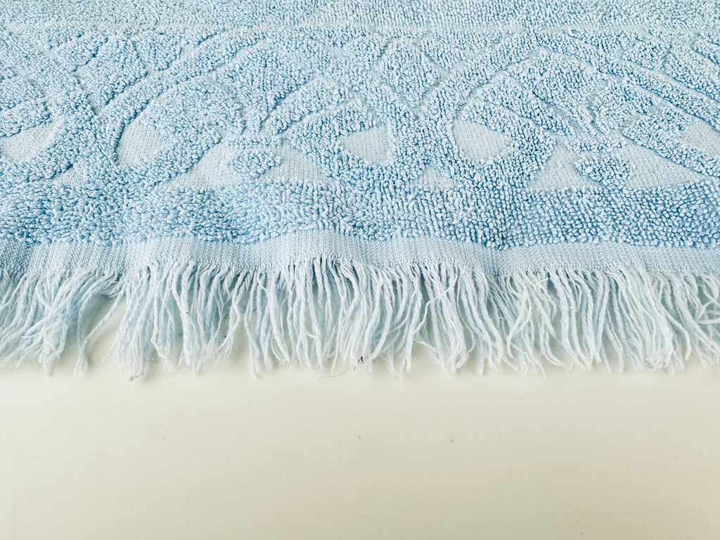 Product image for 'vintage blue textured fringe rectangular bath towel cotton polyester blend made in canada' (view c6352b)