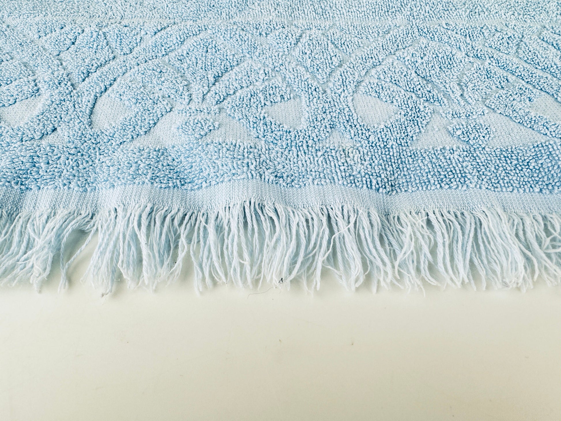 Product image for 'vintage blue textured fringe rectangular bath towel cotton polyester blend made in canada' (view c6352b)