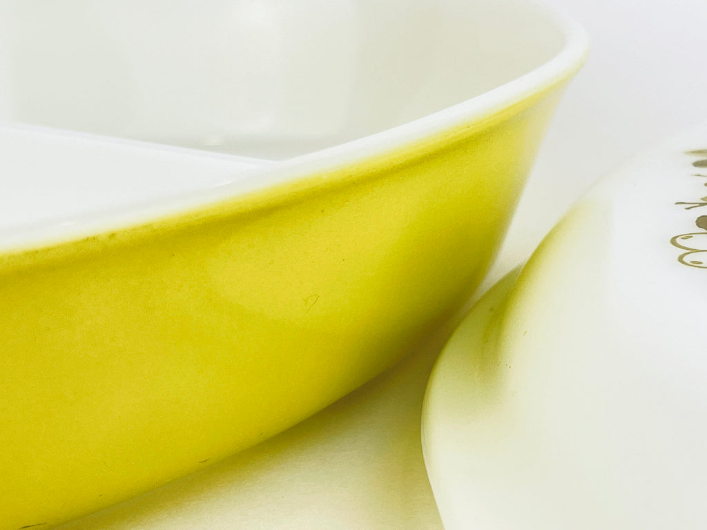 Product image for 'vintage verde pyrex divided casserole dish 1 1 2 qt green olive branch pattern' (view 2b1dc4)