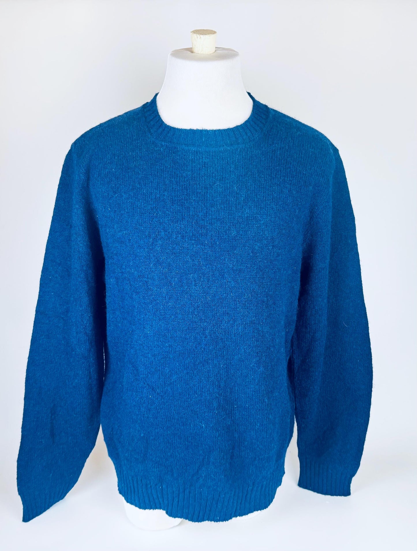 Product image for 'vintage jantzen blue wool sweater size xl made in canada' (view c31078)