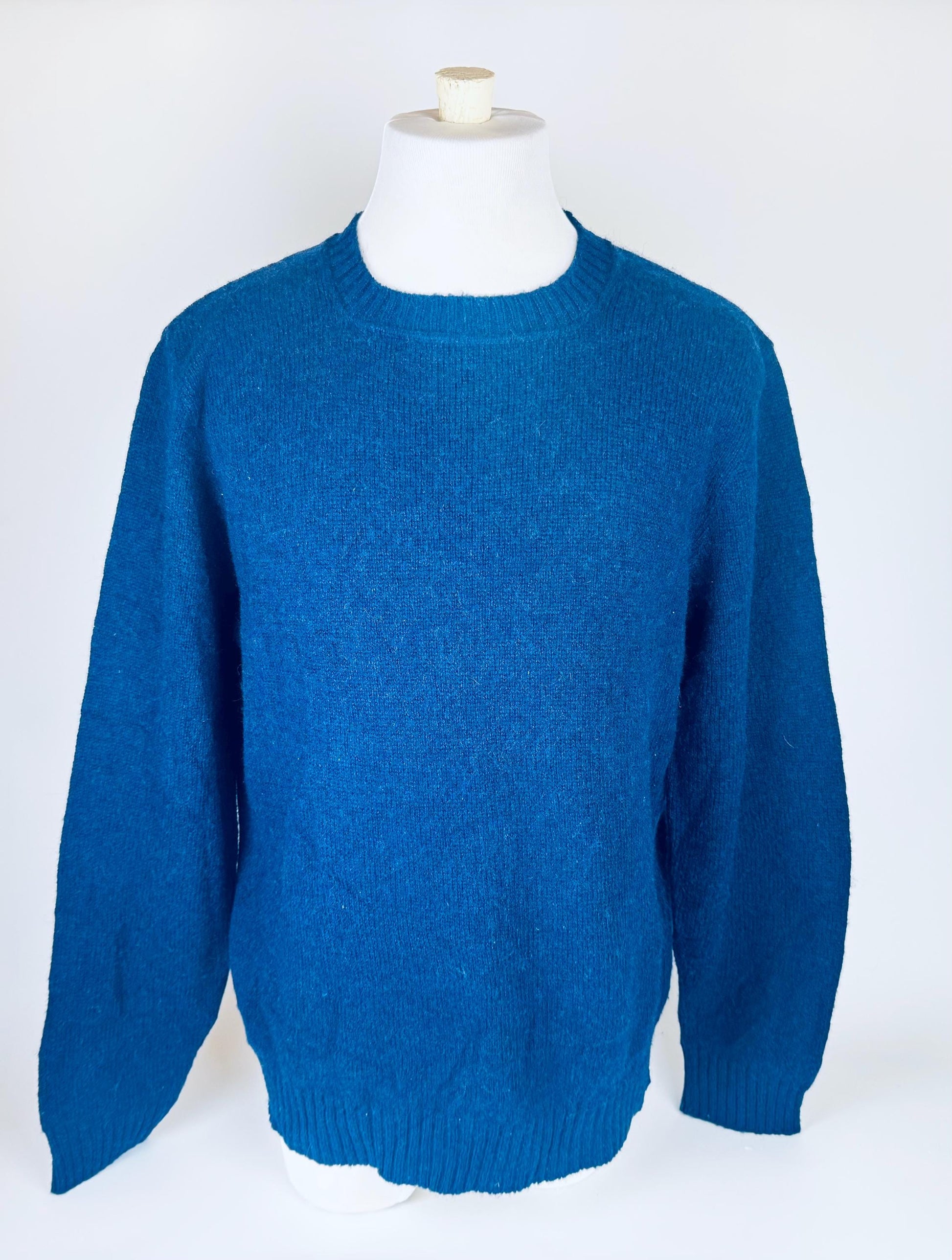 Product image for 'vintage jantzen blue wool sweater size xl made in canada' (view c31078)