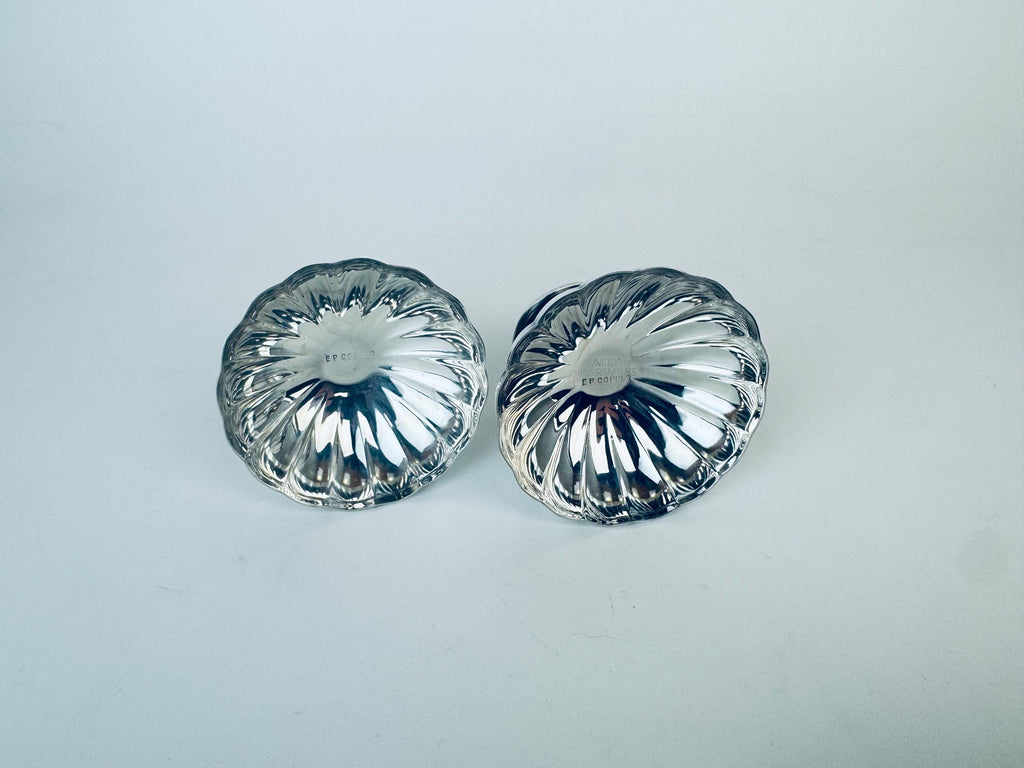 Product image for 'vintage oneida silver plated copper candlestick holders set of two' (view f30d31)