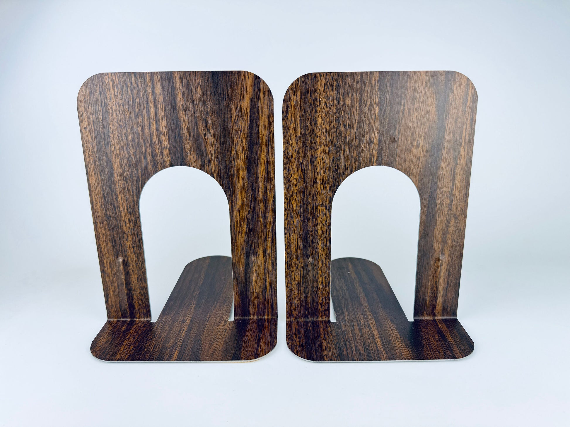 Product image for 'vintage faux wood metal book ends set of two 2' (view 276c7f)