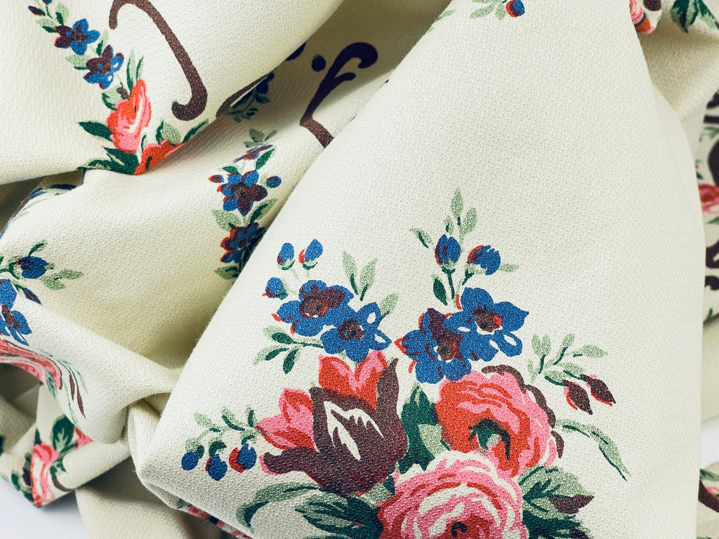 Product image for 'vintage pink floral acrylic table cloth 49 x 59' (view 872730)