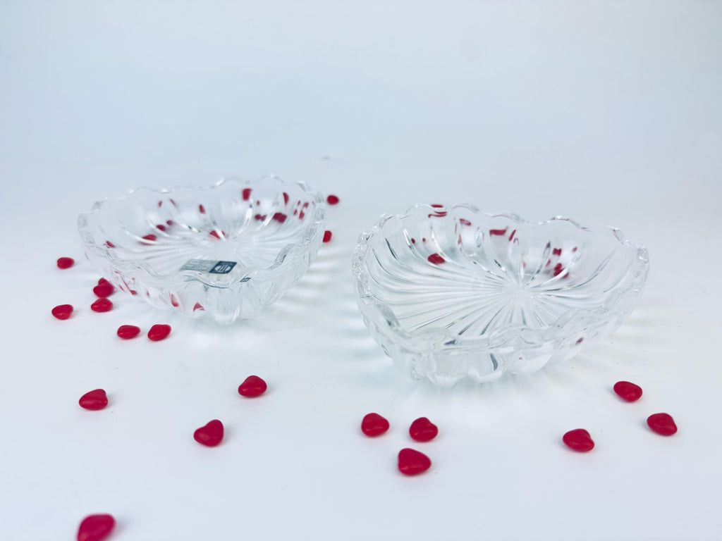 Product image for 'vintage heart shaped ribbon hi tone crystal glass ring dish trinket jar made in korea' (view bec0a9)