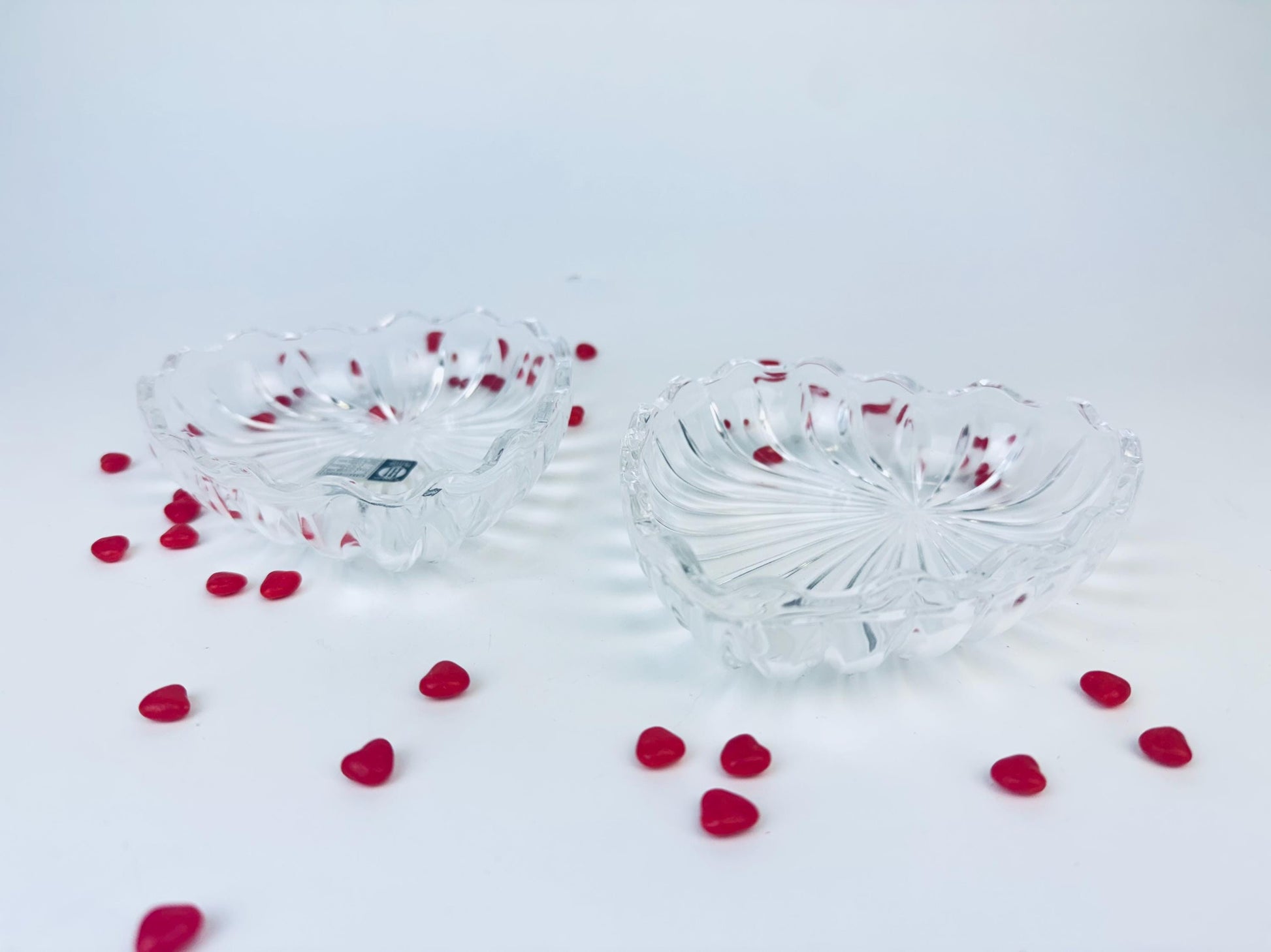 Product image for 'vintage heart shaped ribbon hi tone crystal glass ring dish trinket jar made in korea' (view bec0a9)