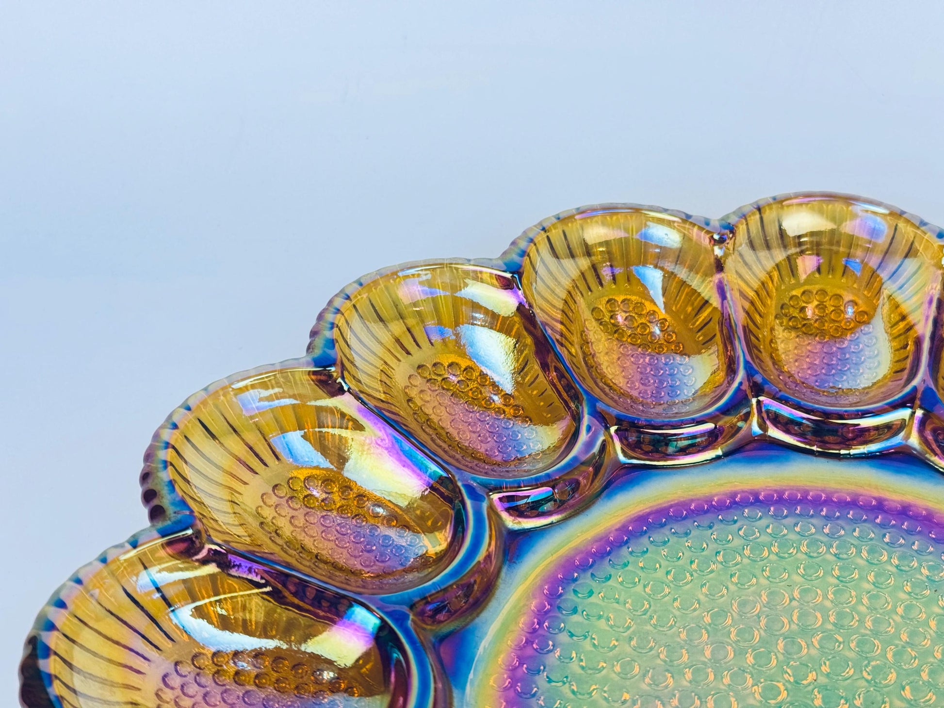 Product image for 'vintage carnival glass devilled egg plate scalloped edge hobnail bottom' (view 762f0e)