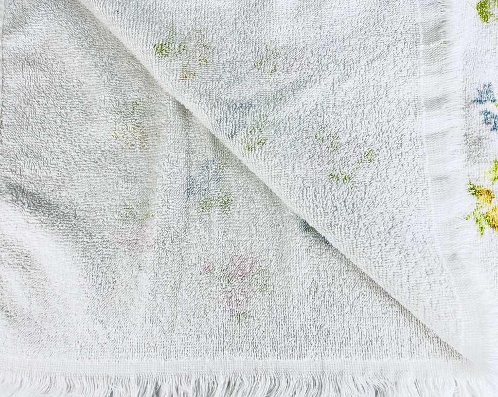 Product image for 'vintage floral fringe hand towel 100 cotton loop yarn made in usa' (view 9cff0f)