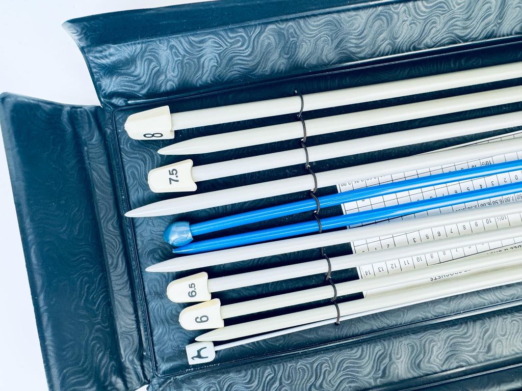 Product image for 'vintage knitting crochet needle kit includes variety needle sizes made in england' (view 86b0cc)