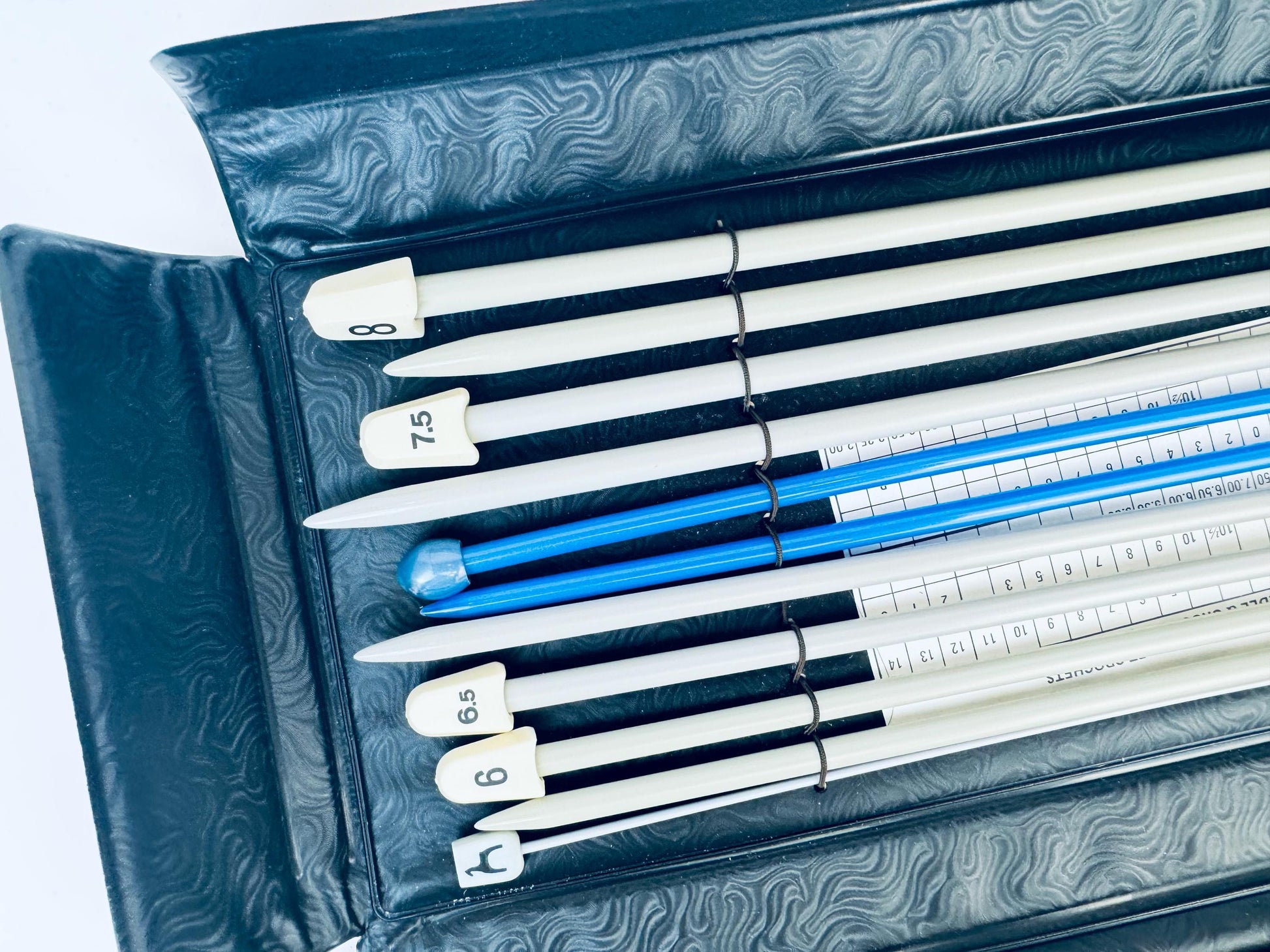 Product image for 'vintage knitting crochet needle kit includes variety needle sizes made in england' (view 86b0cc)