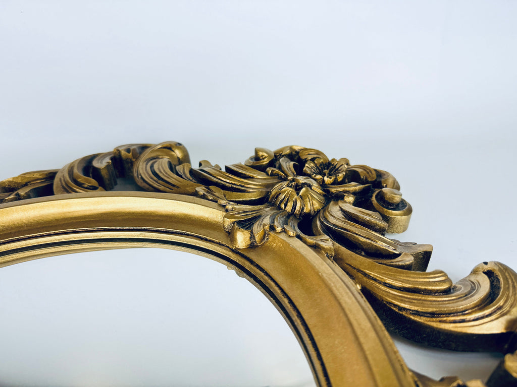 Product image for 'vintage hollywood regency gold gilt oval wall mirror made in canada by wonder glo fine framed mirrors walker glass co' (view 2ed29e)