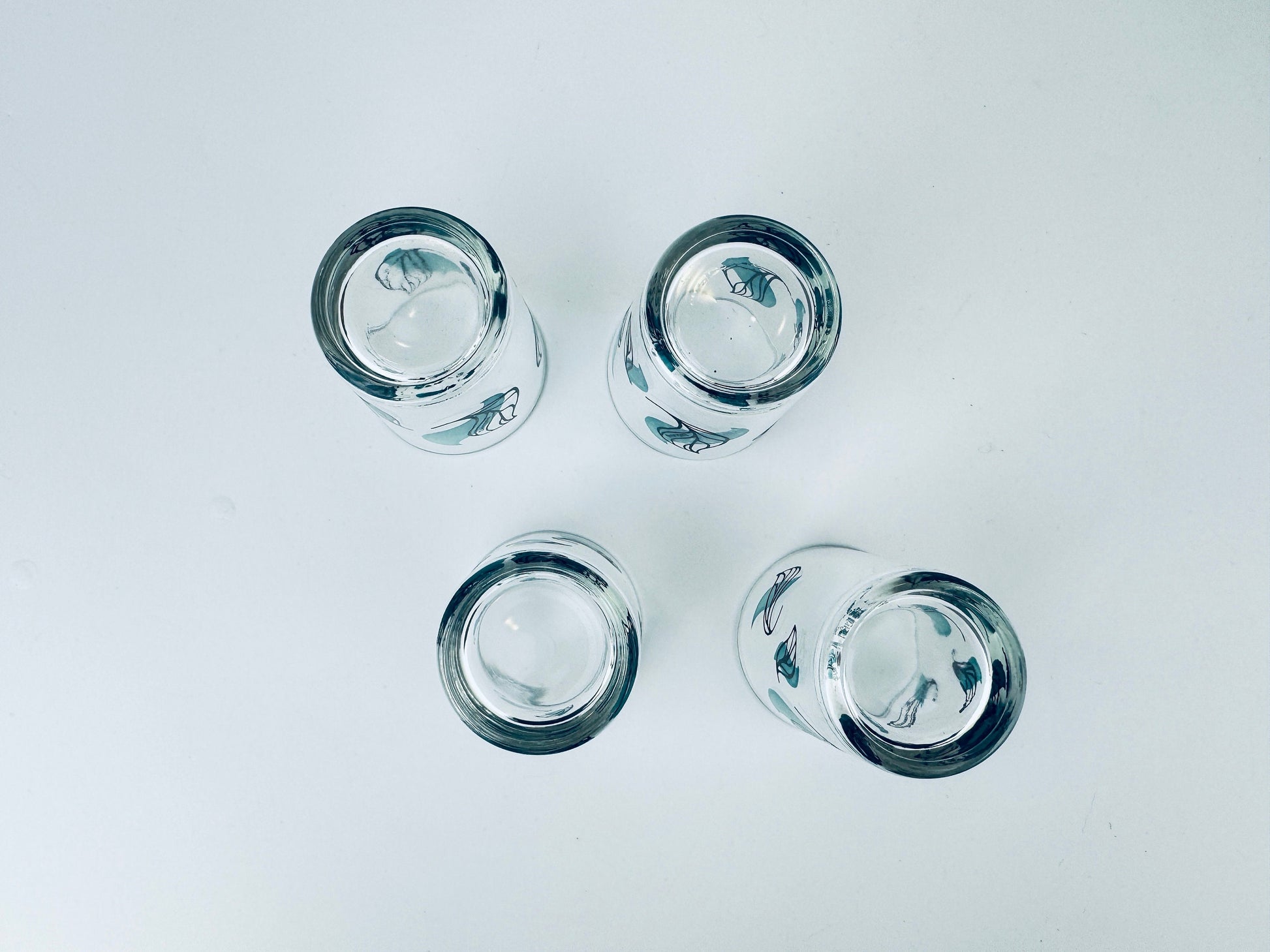 Product image for 'vintage mcm green black foliage leaf shot glasses set of four 4 england made' (view 921502)