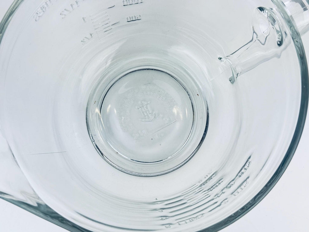 Product image for 'vintage anchor hocking measuring cup batter bowl 8 cup 2 litre metric imperial made in usa' (view 97a730)
