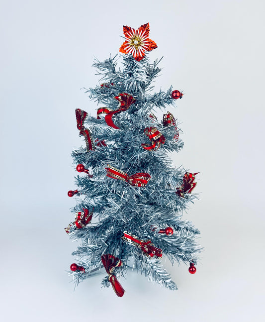 Product image for 'vintage red gold christmas tree ornament trimmings mid century modern christmas made in japan' (view 250232)