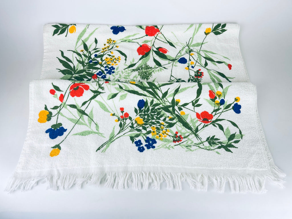 Product image for 'vintage floral print white bath towel made in canada by tex made new old stock nos sold separately' (view 166a0e)