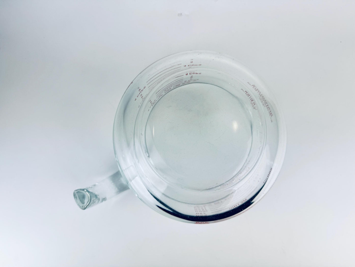 Product image for 'vintage red pyrex glass measuring cup 565 8 cups 2 litre metric imperial made in usa' (view 1e6dd0)
