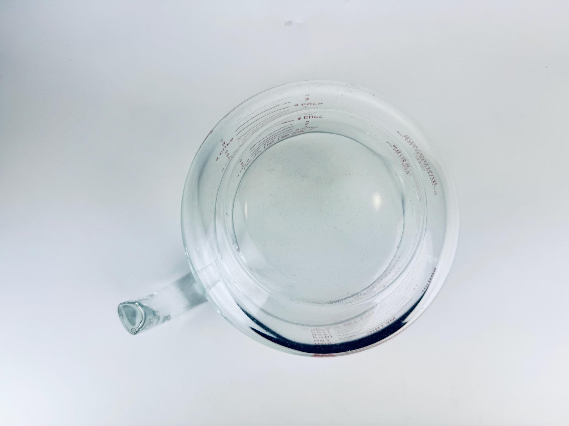 Product image for 'vintage red pyrex glass measuring cup 565 8 cups 2 litre metric imperial made in usa' (view 1e6dd0)