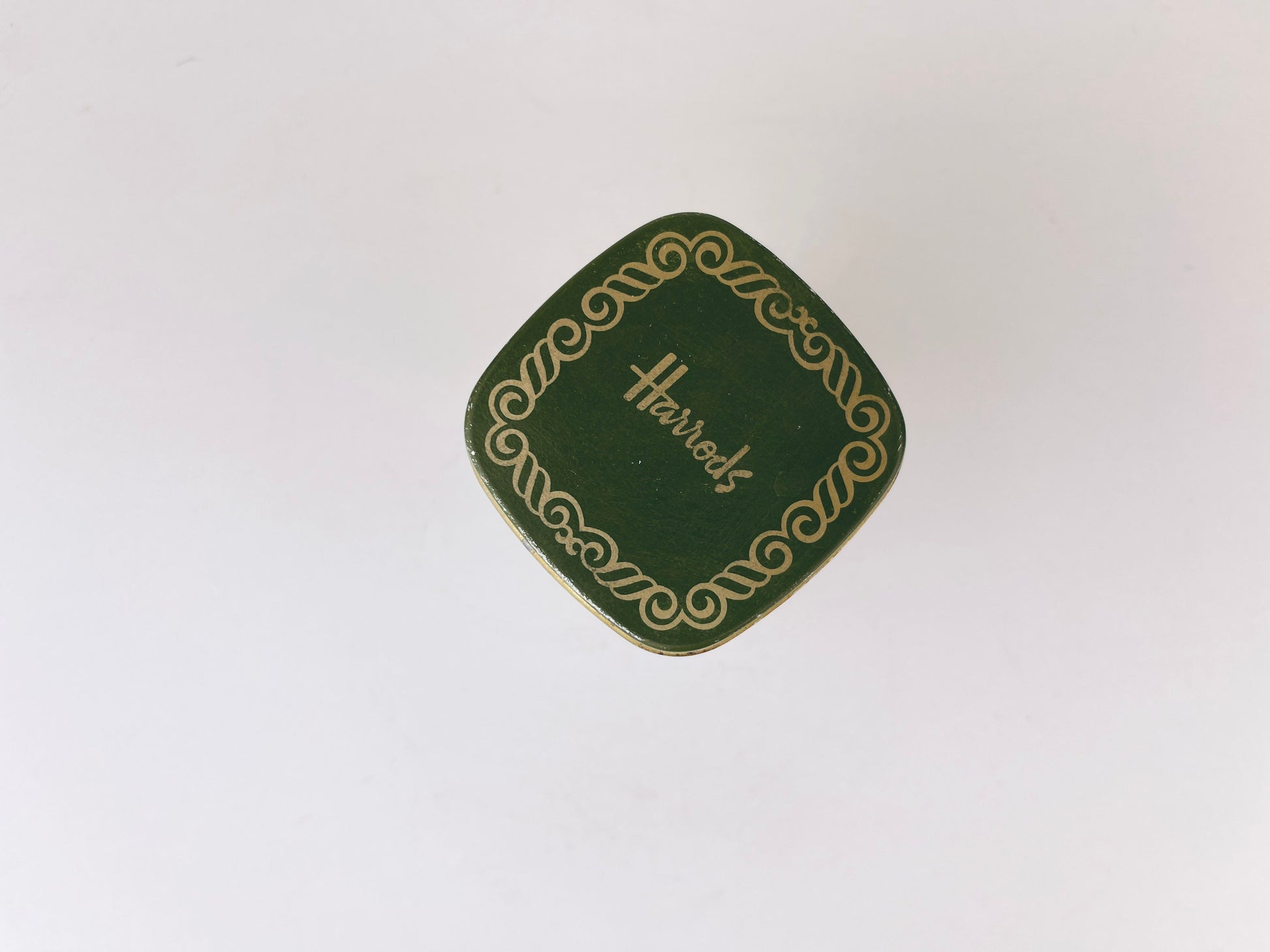Product image for 'vintage harrods tea tin green white pattern' (view b45381)