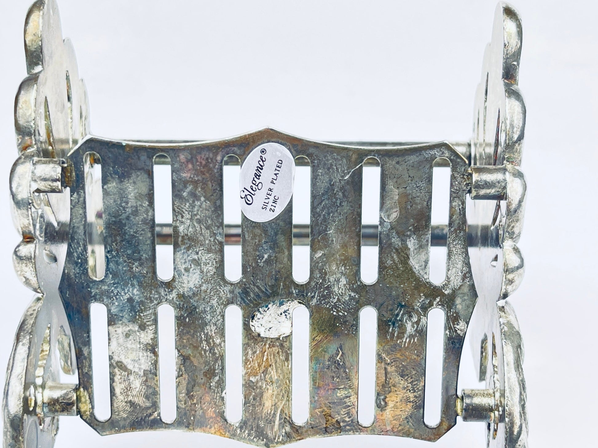Product image for 'vintage hollywood regency silver knife holder ornate mid century kitchen accent' (view 5d3a4a)