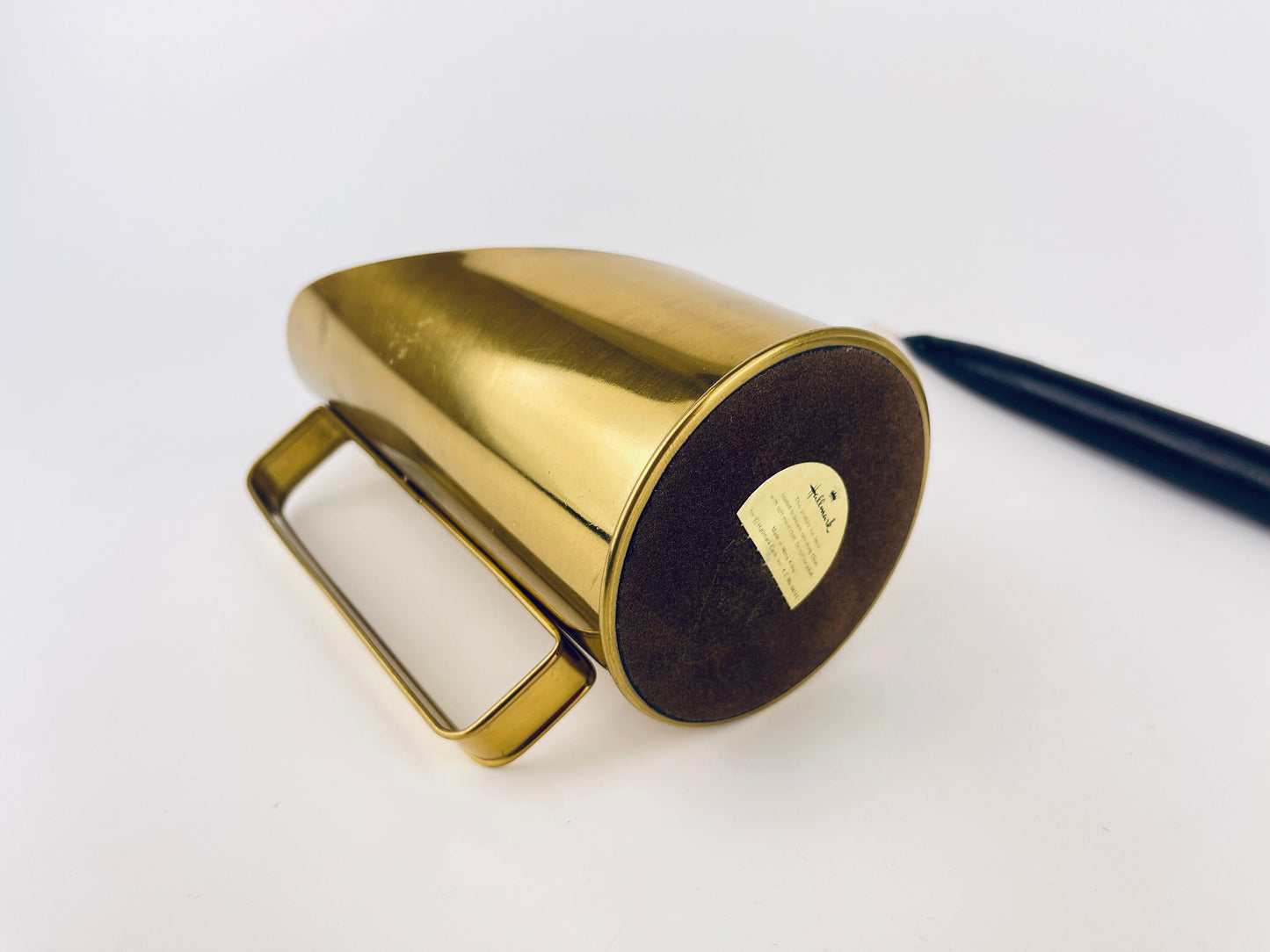 Product image for 'vintage tall brass chamber stick candle holder aged attractive patina made in hong kong' (view d5f0ce)