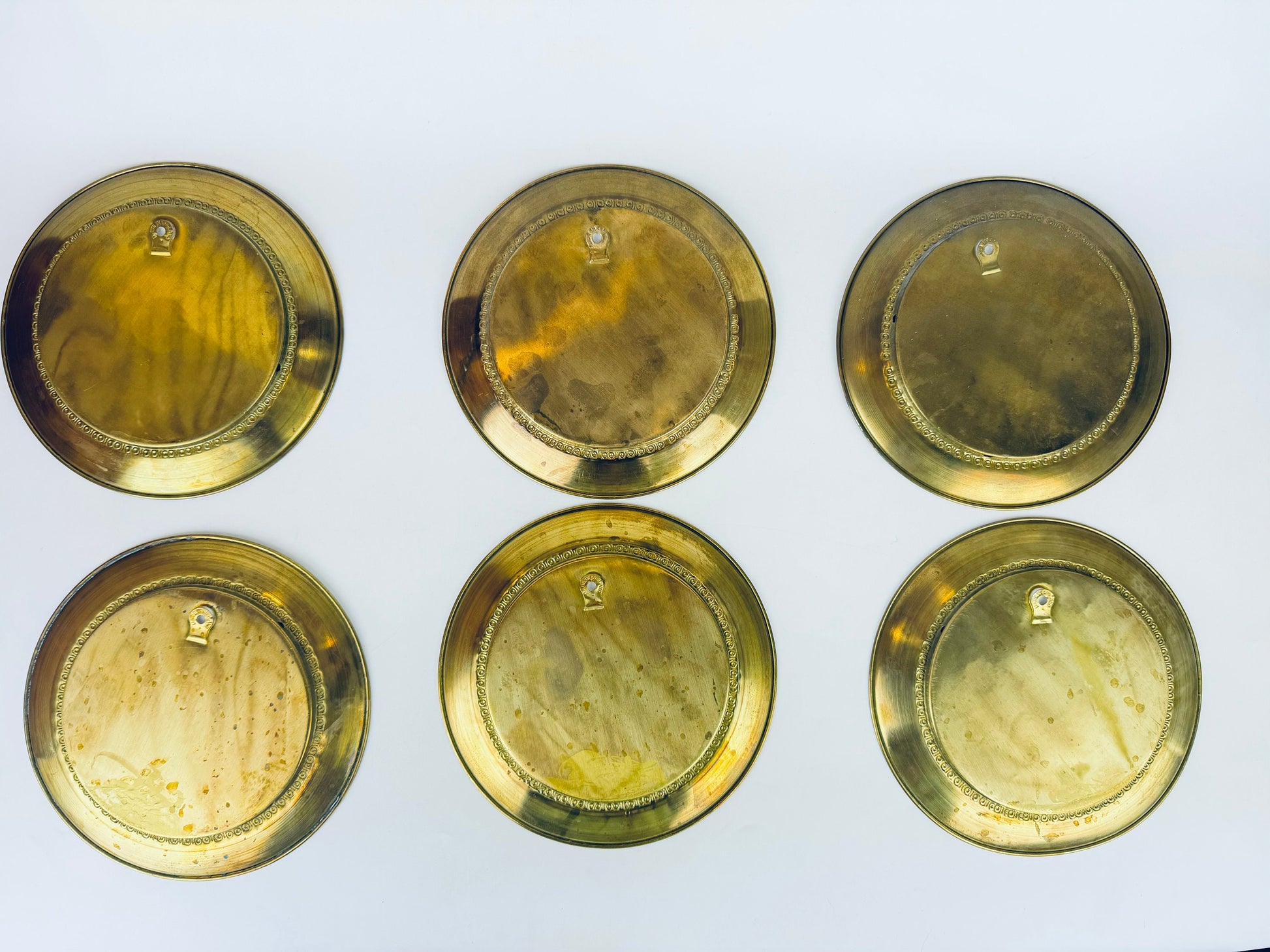 Product image for 'vintage circular brass wall frame 5 x 5 attractive aged patina made in england sold separately' (view cfe742)
